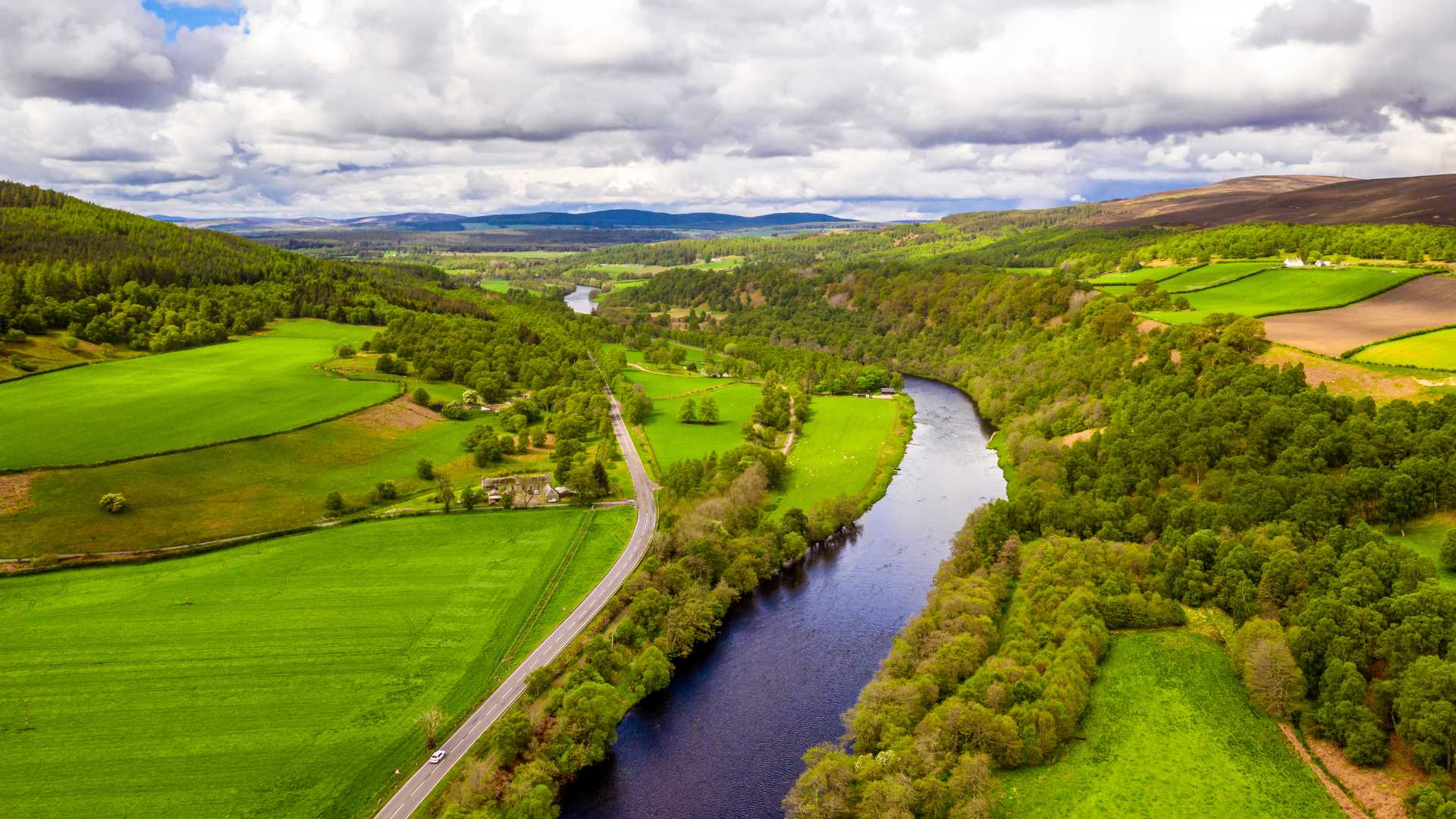 Coach holiday to the spey valley